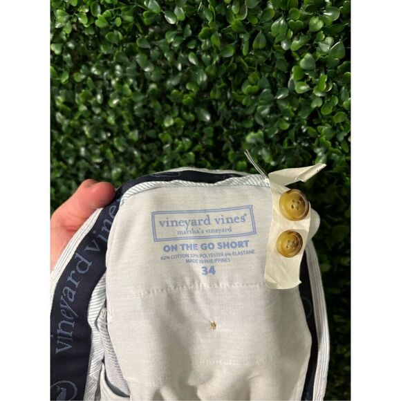 Vineyard Vines Blue and White Striped On the Go Shorts Size 34 - Picture 3 of 3